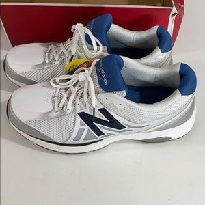 NEW BALANCE MW847WT2 WALKING Sneakers size 11.5 2E
